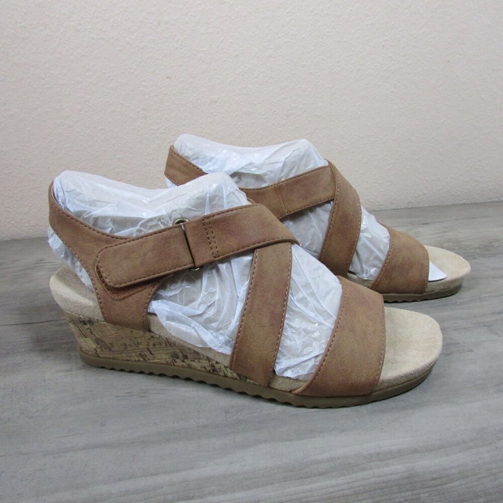 LifeStride Women's 7W Sincere Cork Wedge Sandal - Tan Faux Leather